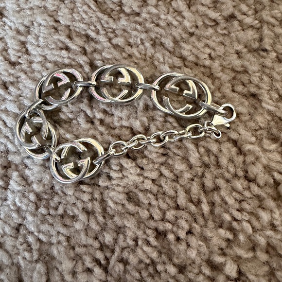 Gucci Interlocking Silver Bracelet - Picture 4 of 9